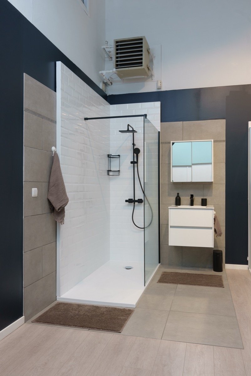 Exemple de douche senior Zend'O, showroom